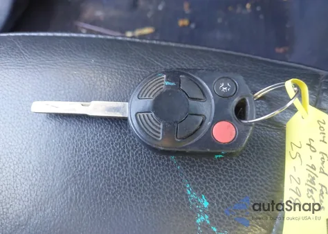 2014 Ford Focus Se z USA, uszkodzony, nr VIN 1FADP3K21EL121774